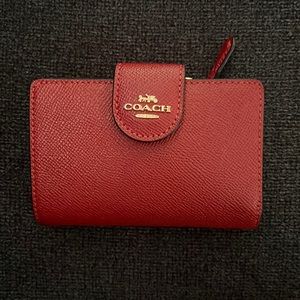 BEAUTIFUL COACH COMPACT WALLET